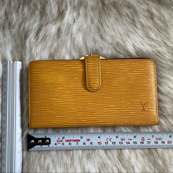 LV Louis Vuitton Epi Wallet - Picture 11 of 11